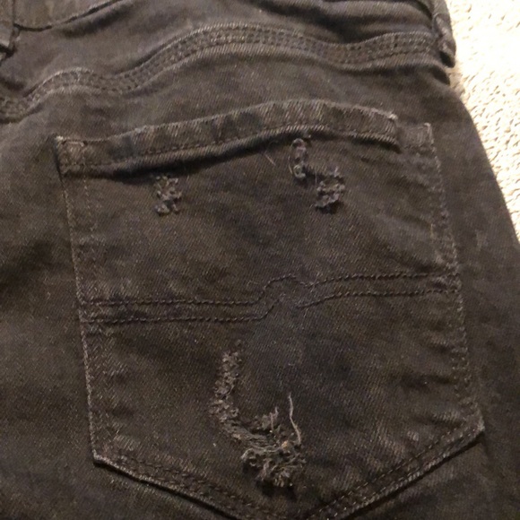 Arizona Jeans Sz 11/Black distressed Boyfriend/5 pockets/belt loops/straight leg - Picture 16 of 16